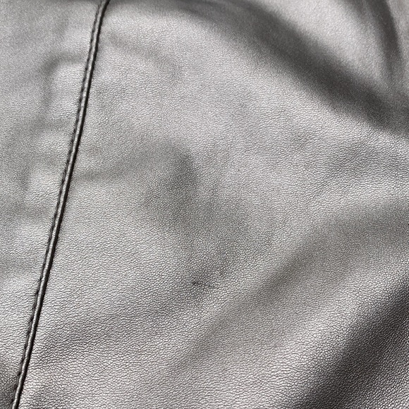 ASOS ⎮ Metallic faux leather shorts - Picture 7 of 8